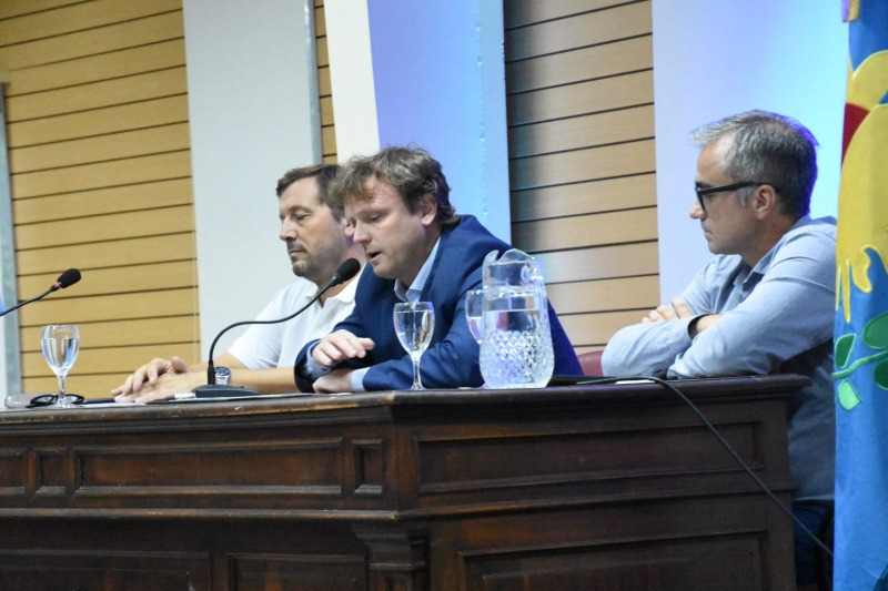 Nos quieren dar soluciones los responsables del dficit y la crisis